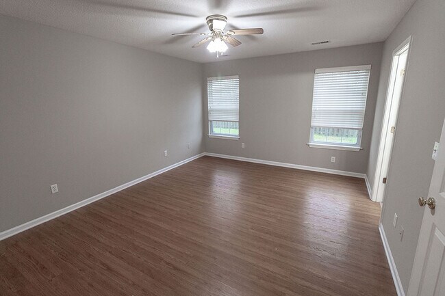 Building Photo - 4700 Fenimore Dr