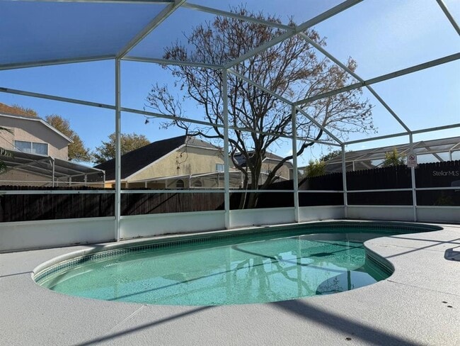 Building Photo - 605 Rochester Loop