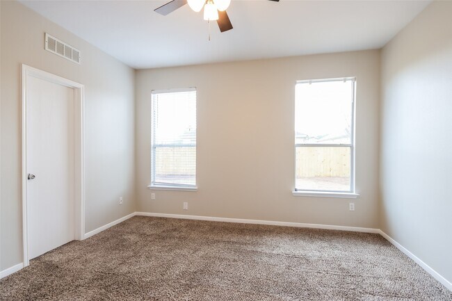 Building Photo - 22034 Willow Downs Dr