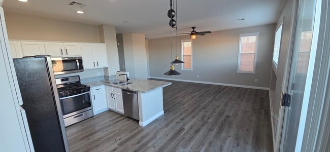 Building Photo - 658 Integrity Point Ave