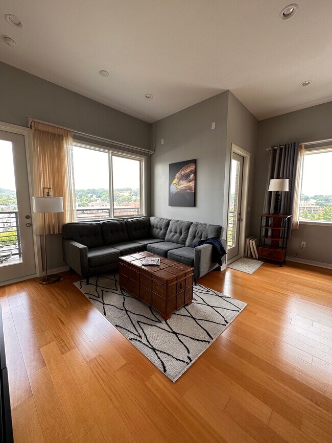 Building Photo - 200 Manufacturers Rd Unit. 701