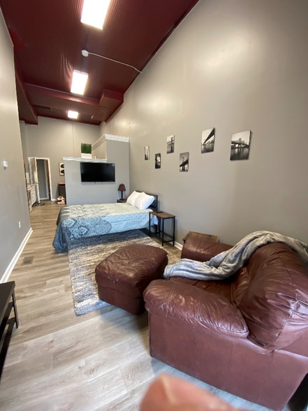 Building Photo - 614 Cherokee St