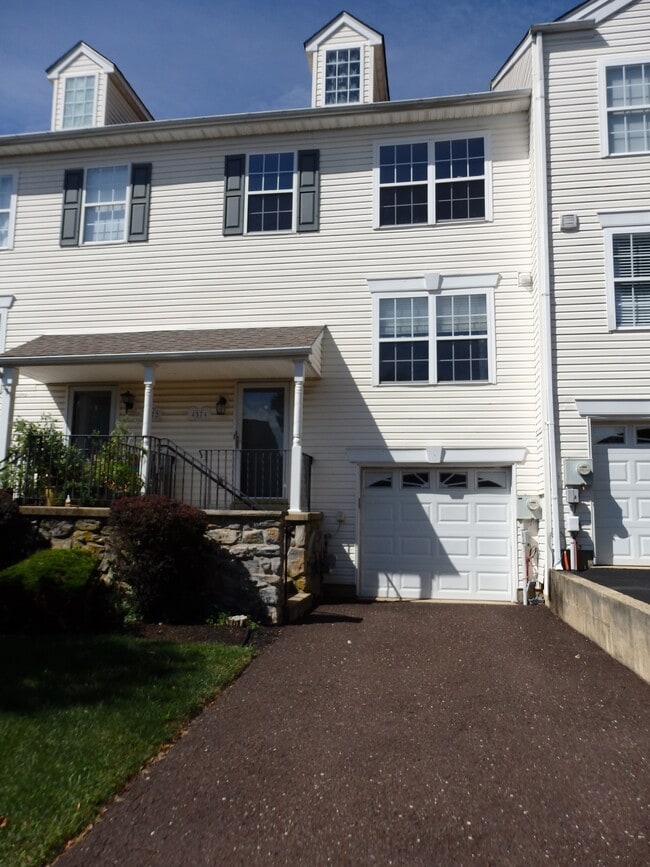 Building Photo - 4574 Louise Saint Claire Dr