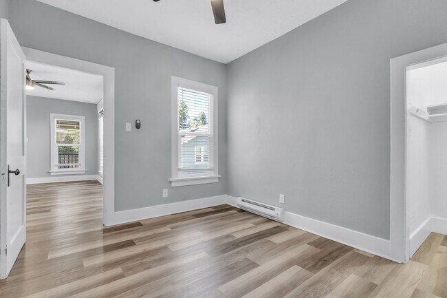 Building Photo - 1213 12th St