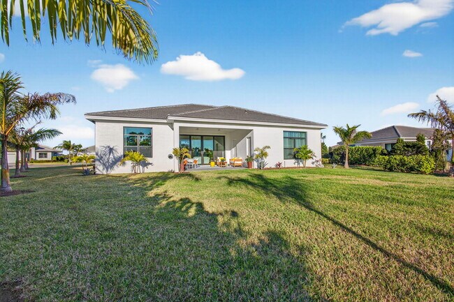 Building Photo - 11460 SW Pietra Wy