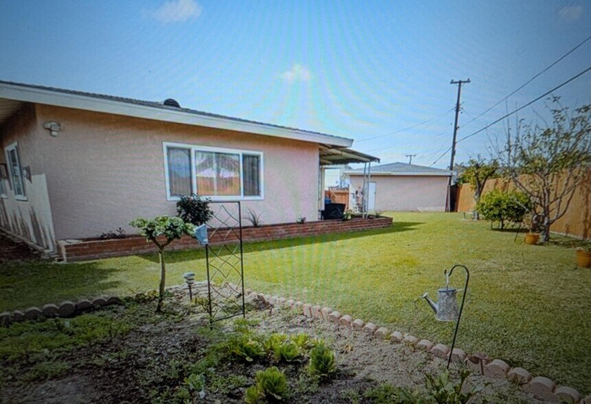 Building Photo - 8223 Cyclamen Way