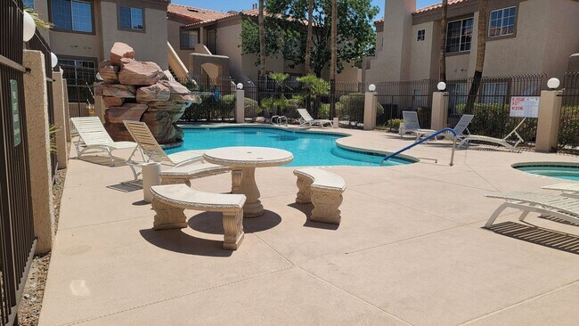 Building Photo - Henderson: Modern 2 Bed/2 Bath Condo with 2 Car Garage, Community Pool, Spa, and Clubhouse