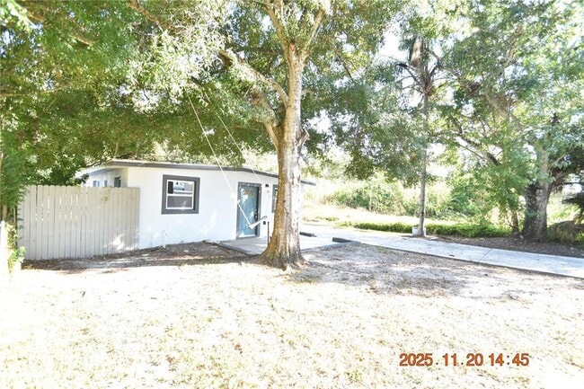 Building Photo - 825 Lincoln Ave