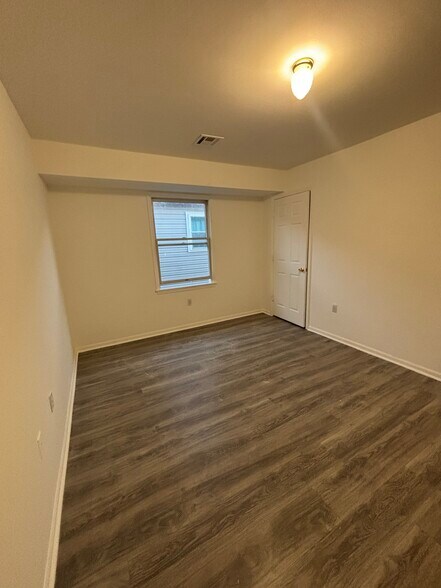 Building Photo - 72 Sumo Village Ct