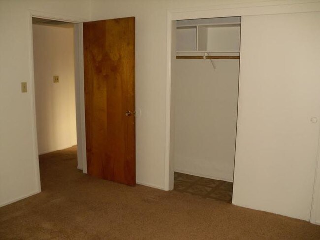 Building Photo - 5448 Highview Ln