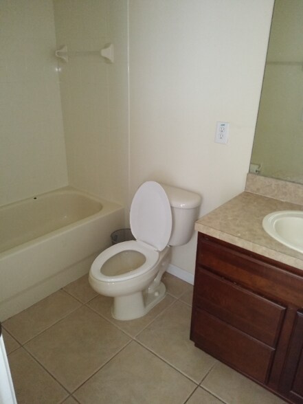 Building Photo - 2564 Middleton Grove Dr