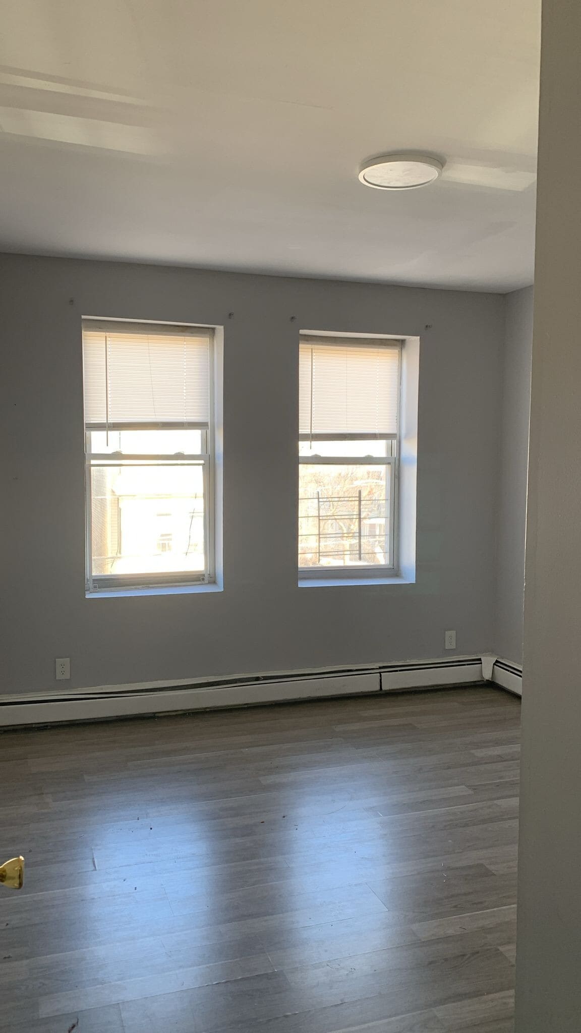 Building Photo - 234 6th Ave W