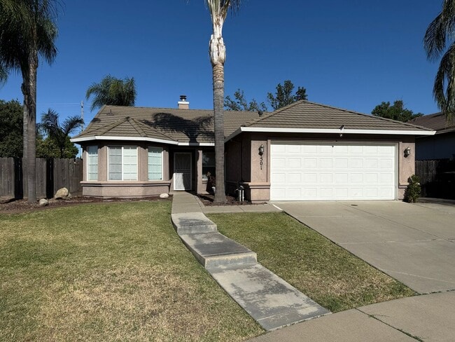 Primary Photo - Single story home with a pool!