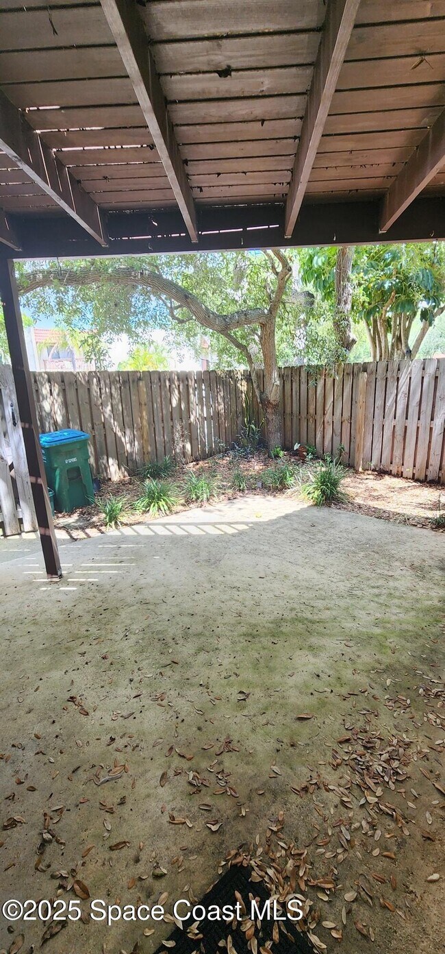 Building Photo - 8708 Jasmine Ct