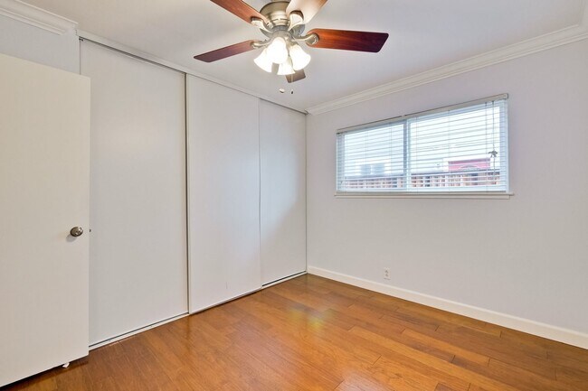 Building Photo - Warm and Inviting 3 bedroom, 2 Bath Home