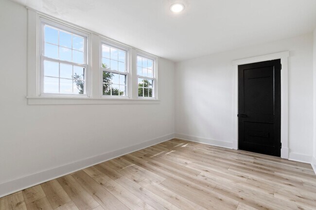 Building Photo - READY FOR MOVE IN! Don't miss this fully renovated 3-bedroom in Penn Hills!
