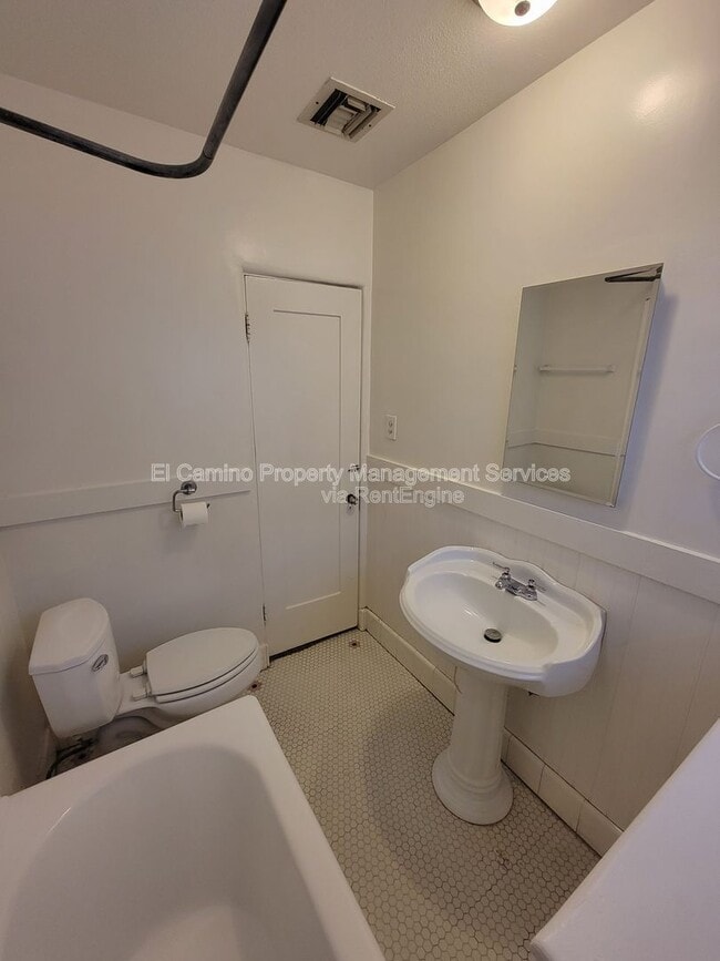 Building Photo - 5756 Pickering Ave