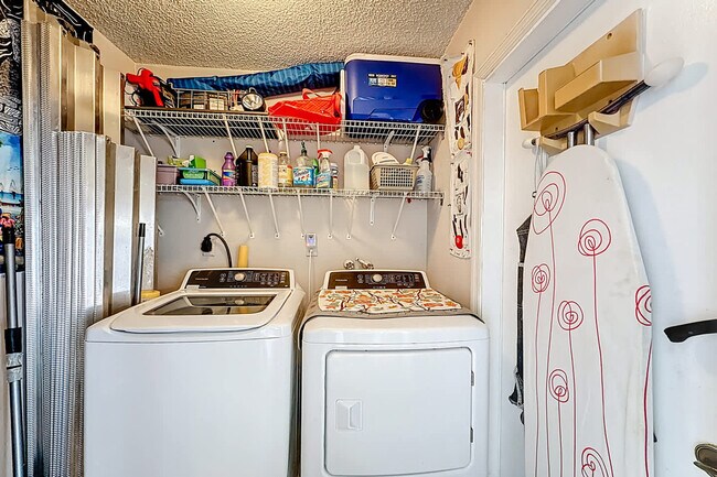 Building Photo - 693 NW 102 Pl