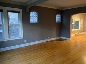 Building Photo - 1620 East Ave