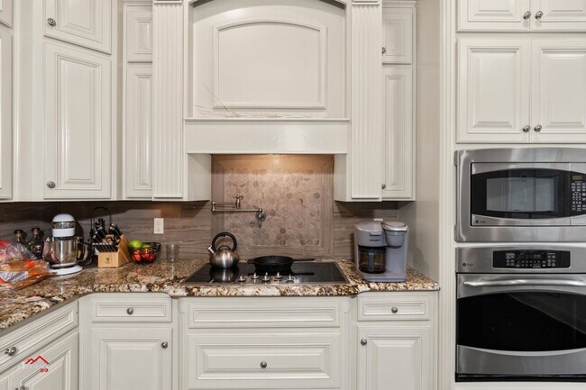 Building Photo - LUXURY LIVING IN THE PRESTIGIOUS PROVENANCE SUBDIVISION