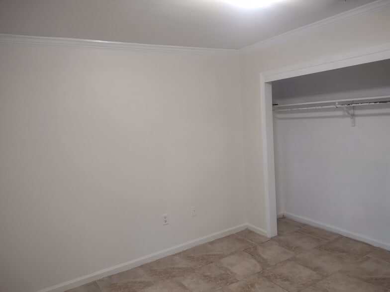 Building Photo - 10878 E Fuller Pl