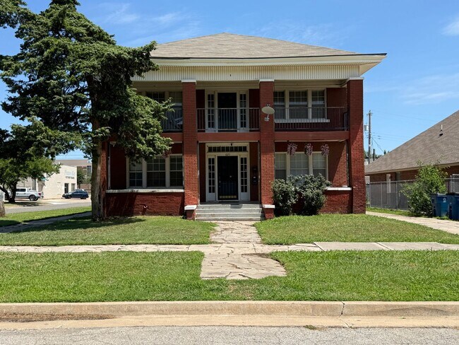 Building Photo - NW 22nd St - Quadplex