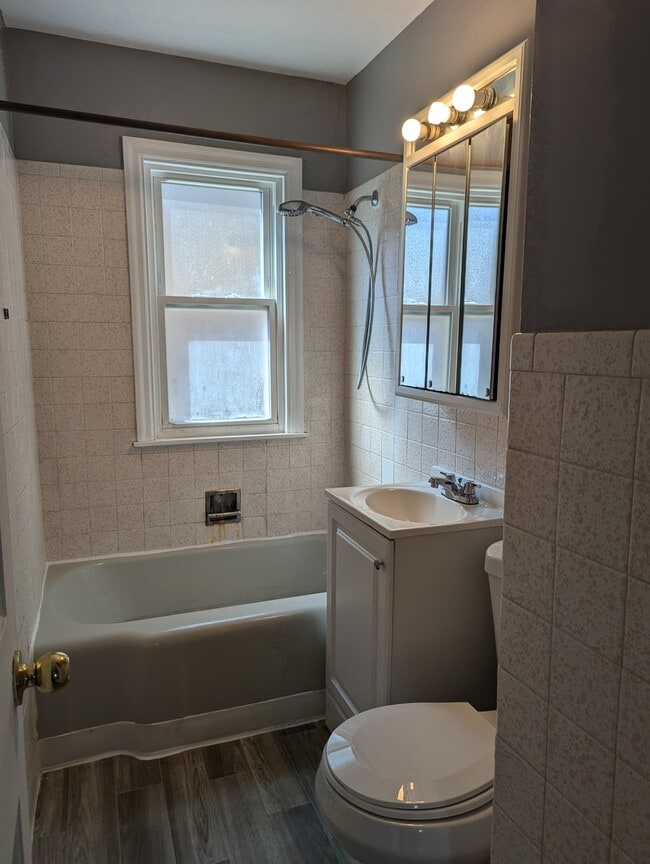 Building Photo - 1820 23rd St