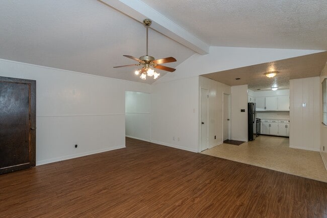 Building Photo - 450 Norvell St