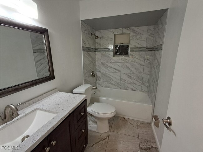 Building Photo - 1238 SE 24th Ave