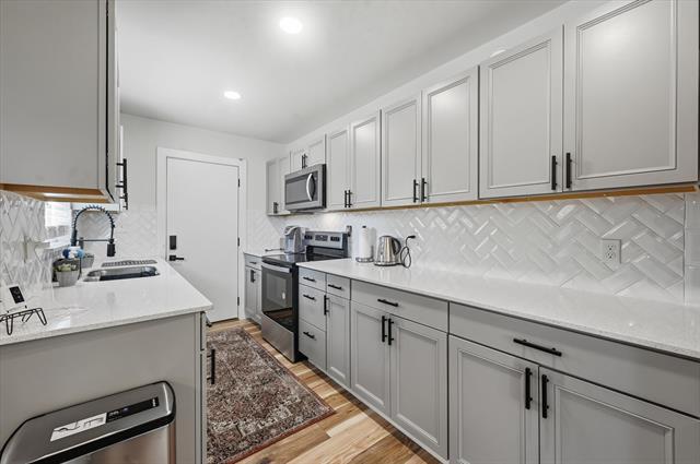 Building Photo - 303 Brodie St