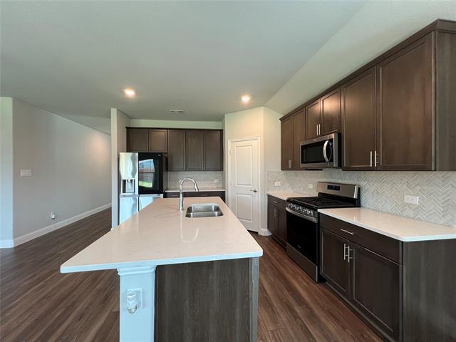 Building Photo - 2101 Sun Star Dr