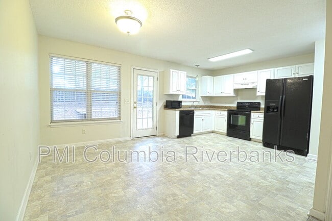 Building Photo - 1220 Parliament Lake Dr