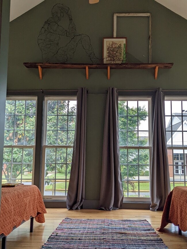 Building Photo - 140 Old Turnpike Rd