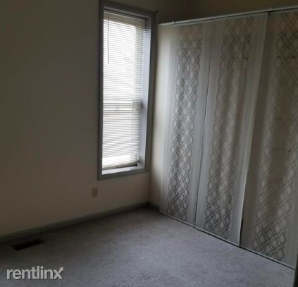 Building Photo - 2 br, 1 bath Townhome - 735 Hamlet St