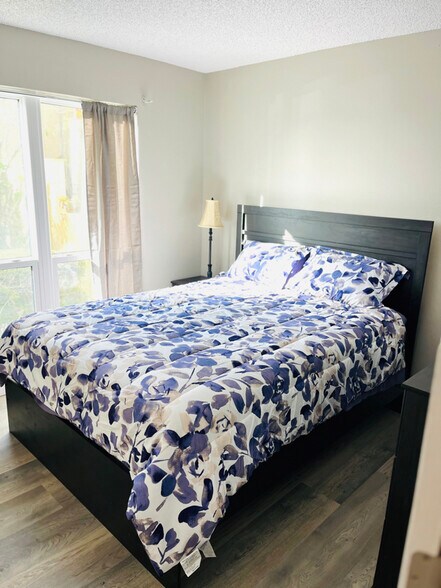 Building Photo - 649 Windrush Bay Dr