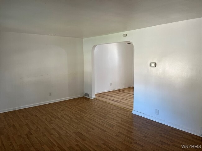 Building Photo - 61 Lynncrest Terrace