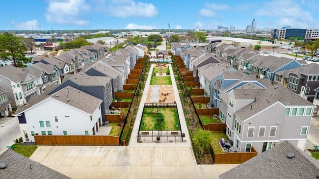 Building Photo - 10981 Swang Link Dr
