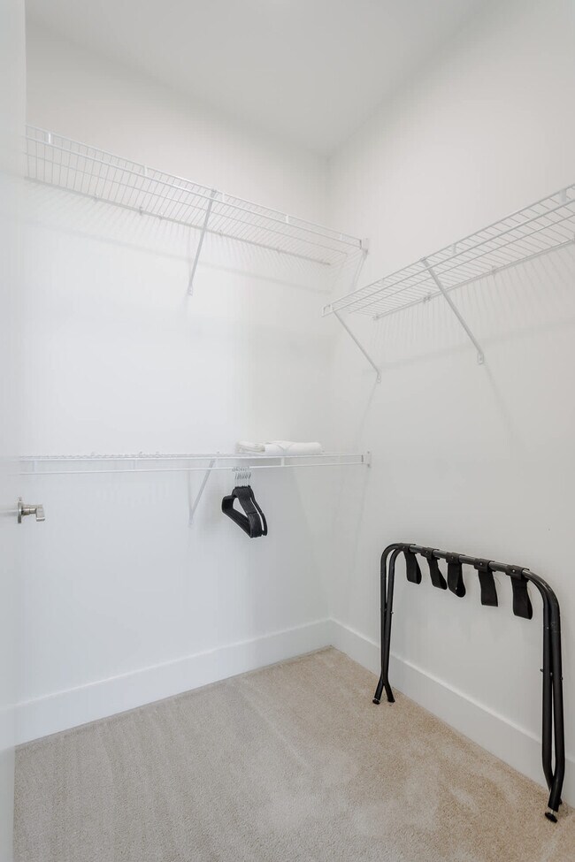 Building Photo - 601 E Pete Rose Wy