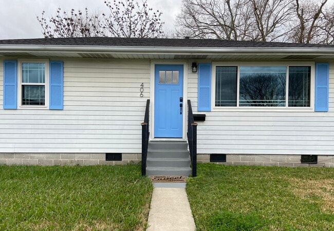 Front - 406 Giuffrias Ave