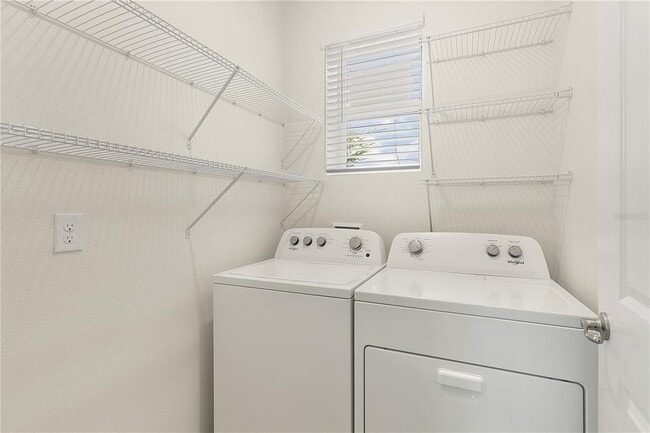 Building Photo - 5420 Sunshine Dr