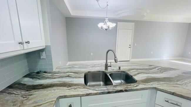 Building Photo - 1504 SW 50th St