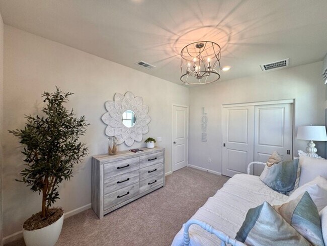 Building Photo - Brand New 4 Bedroom Home with Solar in Gat...