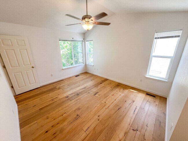 Building Photo - 2089 N Fork Dr