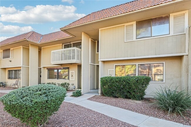 Building Photo - 2414 Paradise Village Way