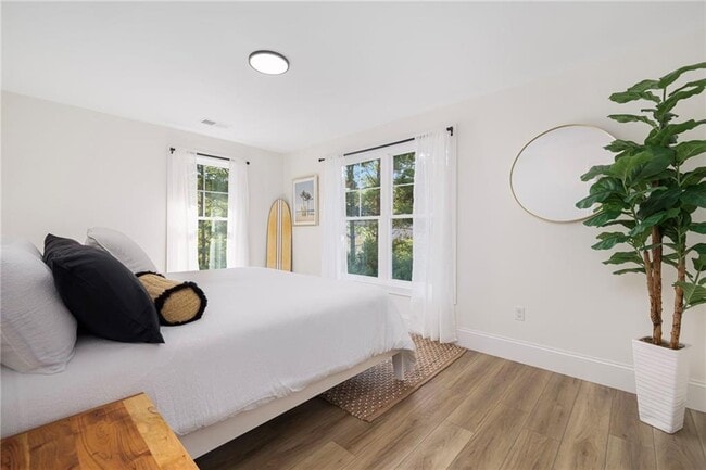 Building Photo - 50 S County Trl