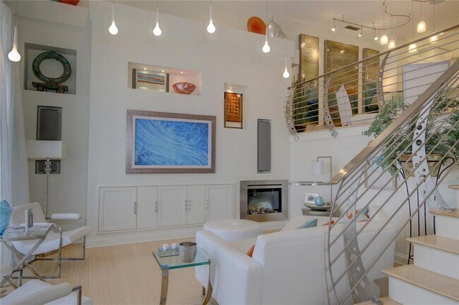 Building Photo - 505 Mandalay Ave