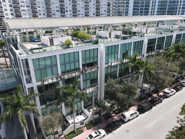 Building Photo - 6000 Collins Ave