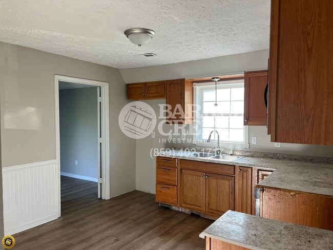 Building Photo - 575 Royal Ct
