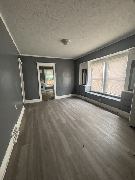 Building Photo - 4169 E 116th St