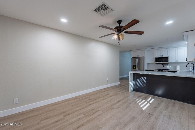 Building Photo - 745 E Pierce St